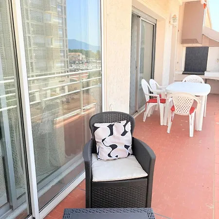 Appartement Superbe Sur Le Port De St Cyprien Saint-Cyprien (Pyrenees-Orientales)